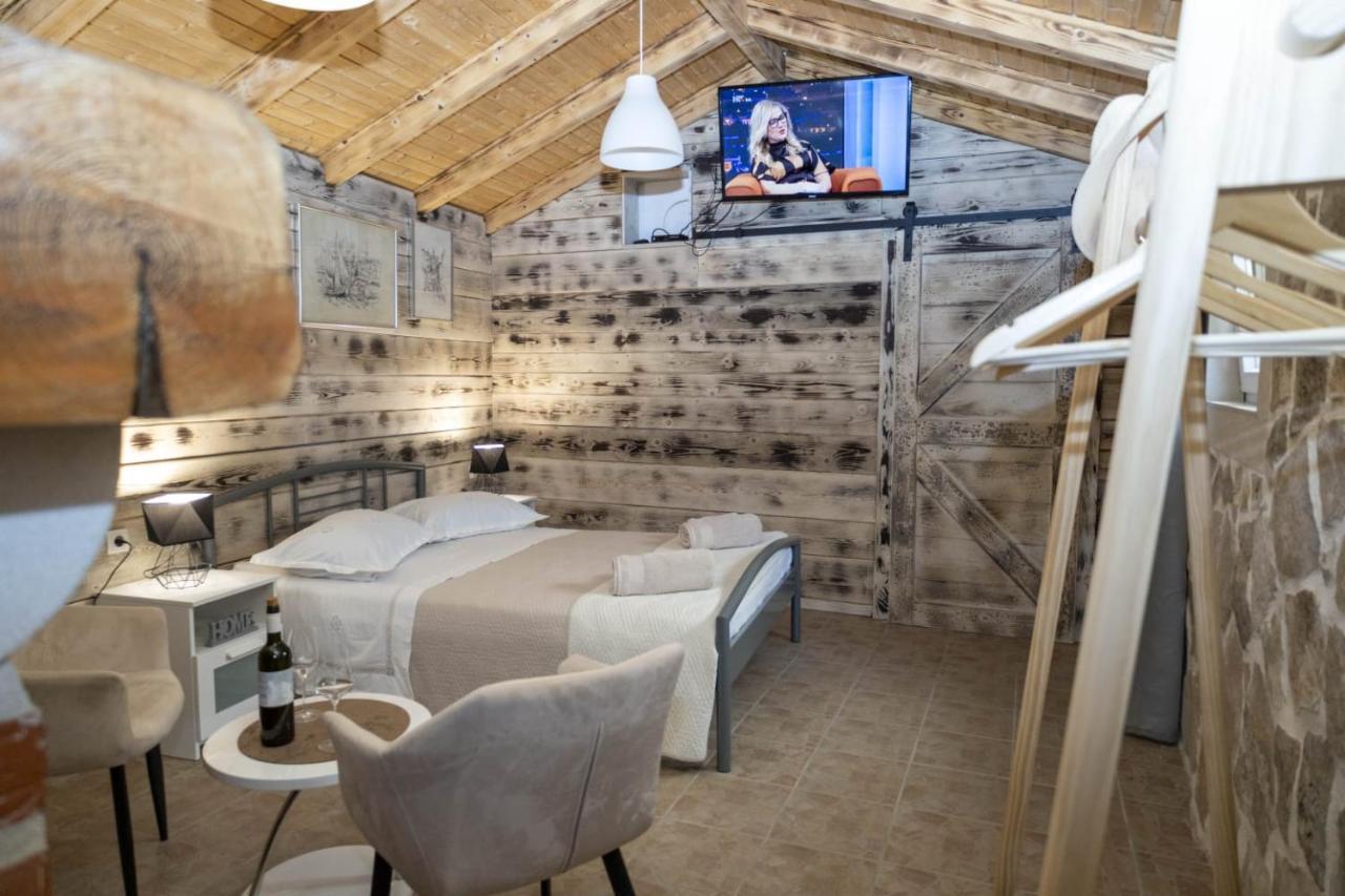 M&T Lägenhet Supetar Exteriör bild